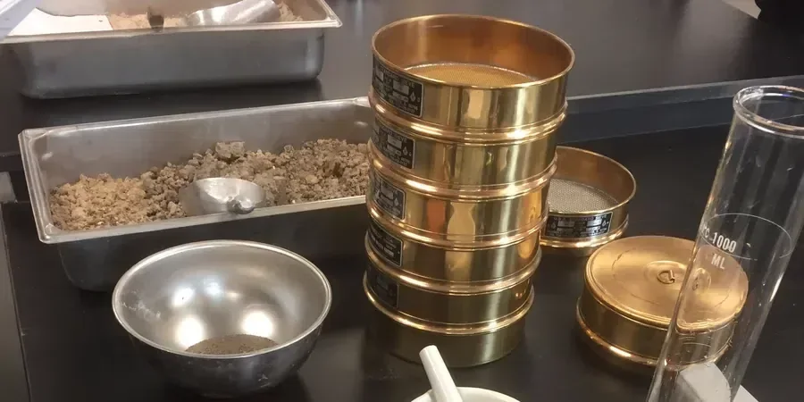 Grain Size Analysis (Sieve + Hydrometer) in Wigan